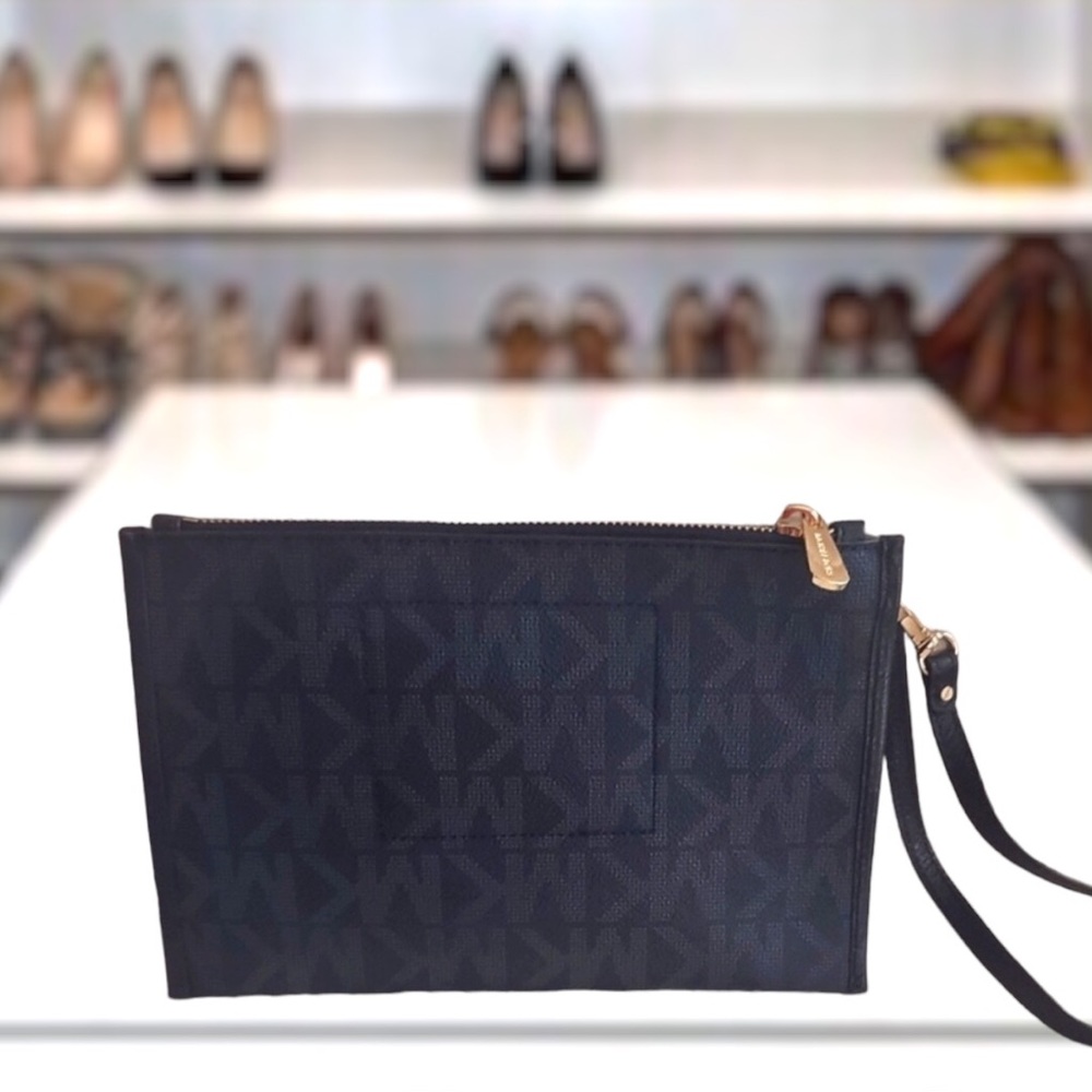 Michael Kors Jet Set EUC/Like New MK Monogram Wristlet